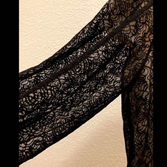 Studio M | Black Lace Top | XS - Picture 2 of 4